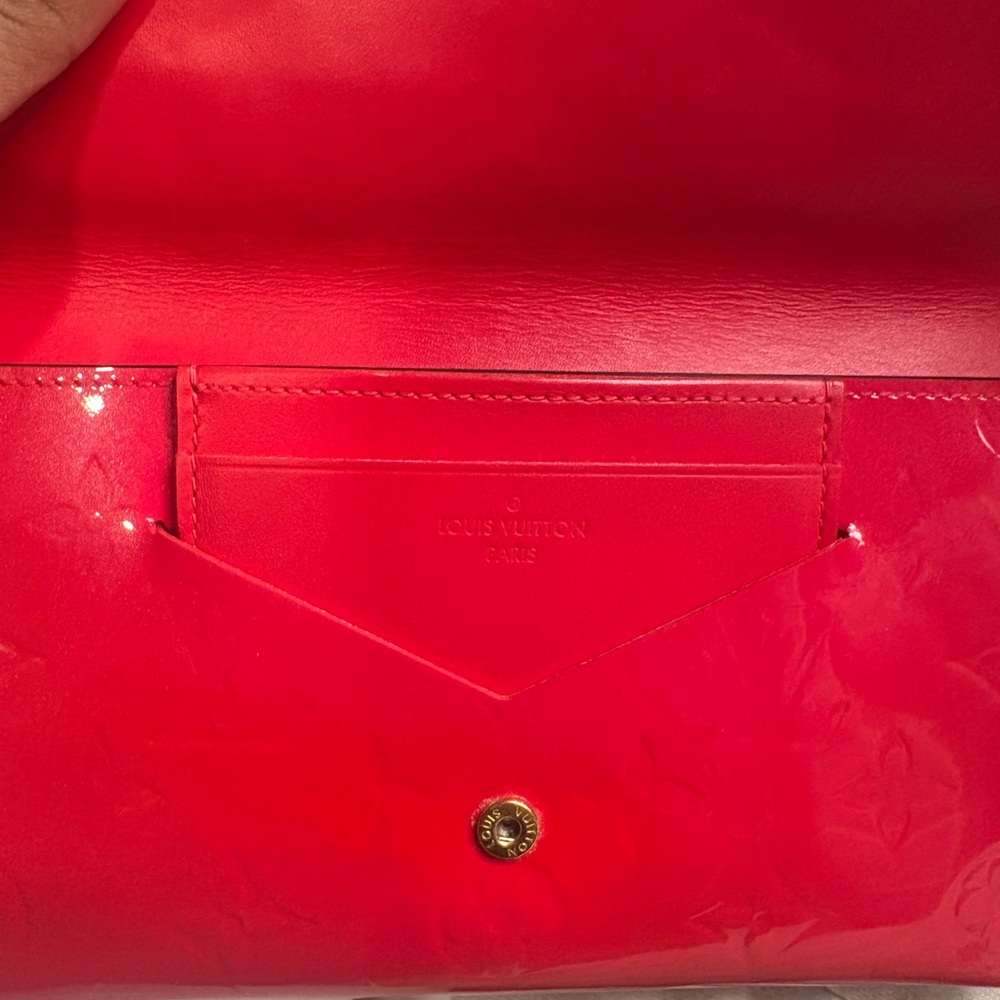 Louis Vuitton Vernis Sarah Wallet - Picture 8 of 9